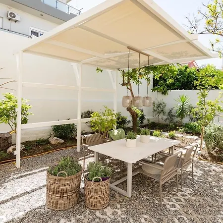 Apartment Lemontrees Residences